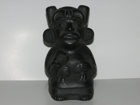 KNEELING-CHARACTER-WITH-A-DOG-IN-HIS-ARMS.-PRE-COLUMBIAN-CHIMU-POTTERY-01